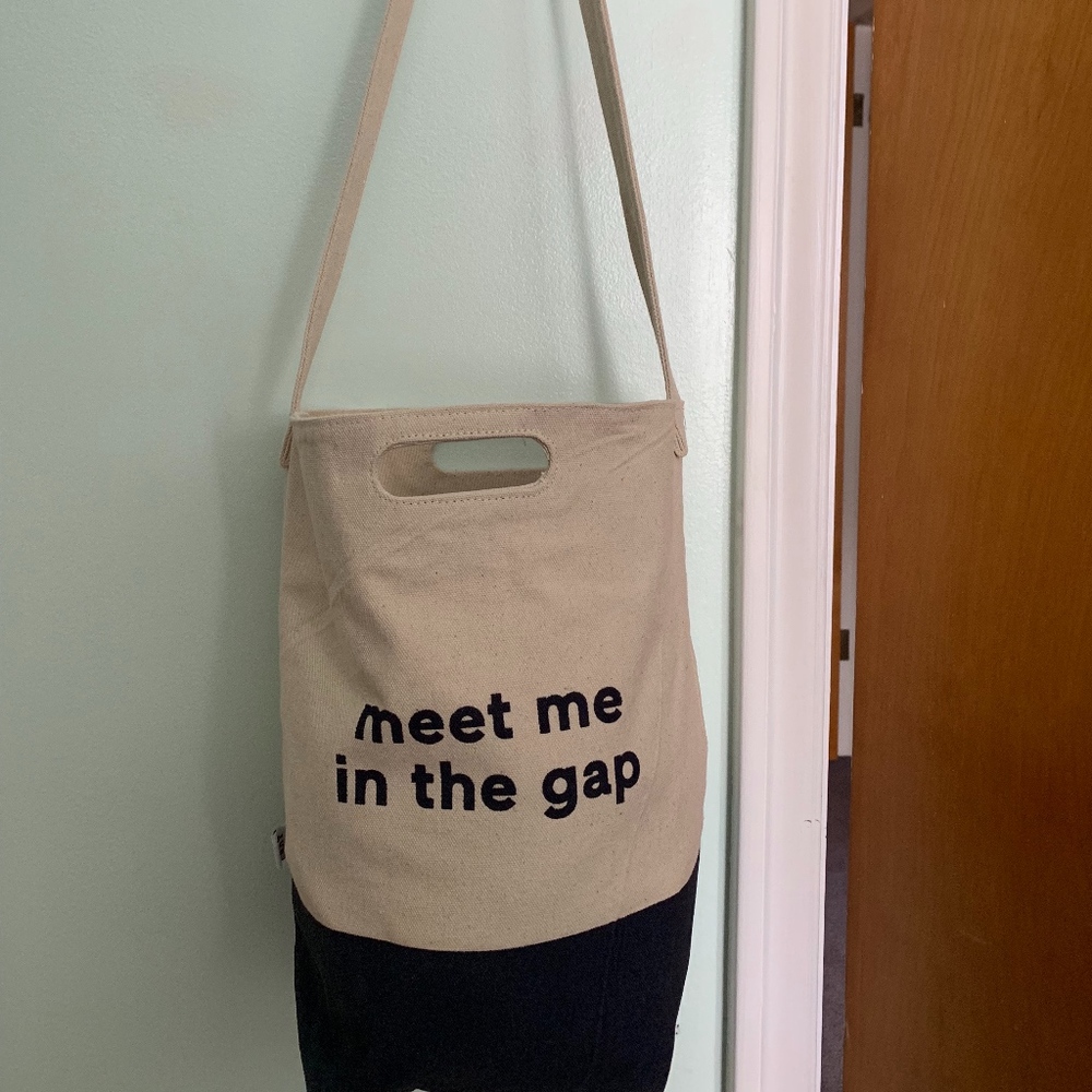 Gap Canvas Gap Card Exclusive (Limited Edition) Tote